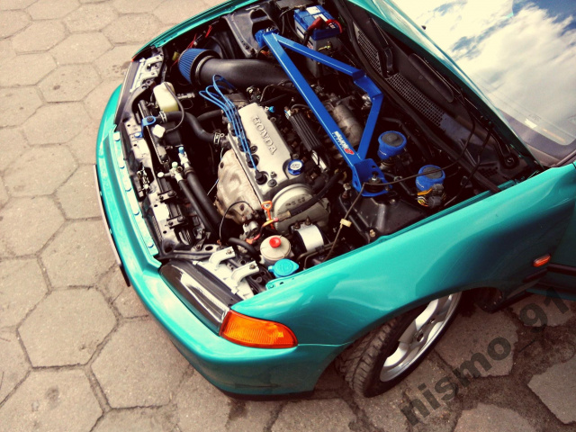 Двигатель без навесного оборудования Honda CRX Del-Sol Civic 1.6 D16Y8