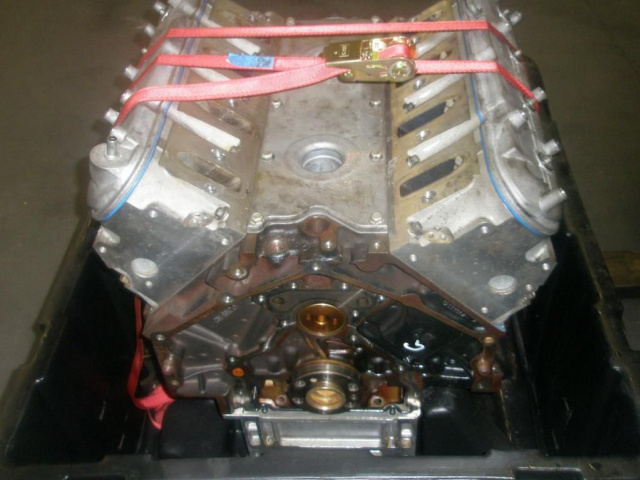 HUMMER H2 6.0 V8 330KM двигатель 2004 год