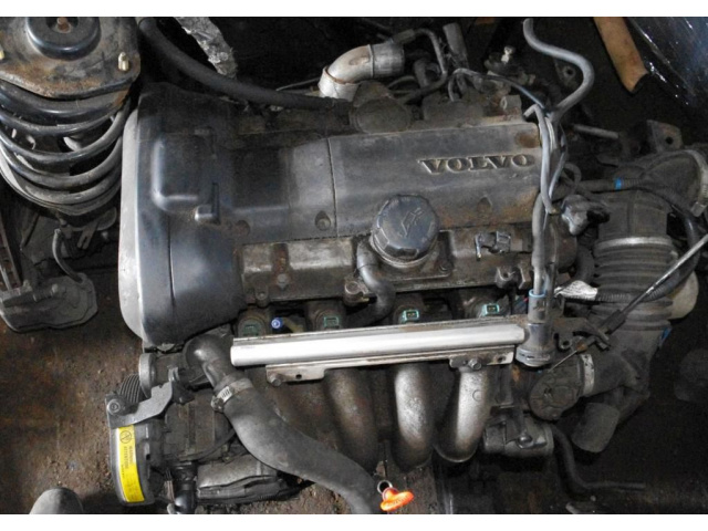 Двигатель VOLVO S40 V40 1.8B B4184S2 122KM в сборе