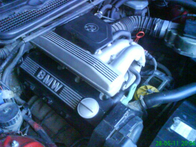 BMW E36 318i двигатель 1.8 M40 в сборе ze коробка передач!