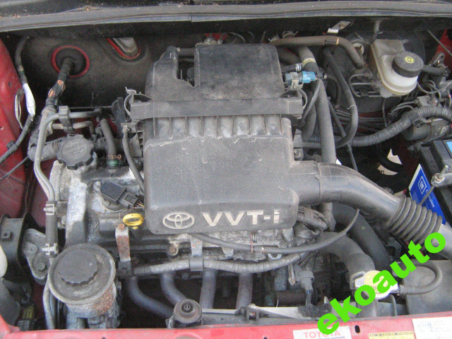 Двигатель 1.0 VVTi 135070 тыс km Toyota Yaris 2001г..