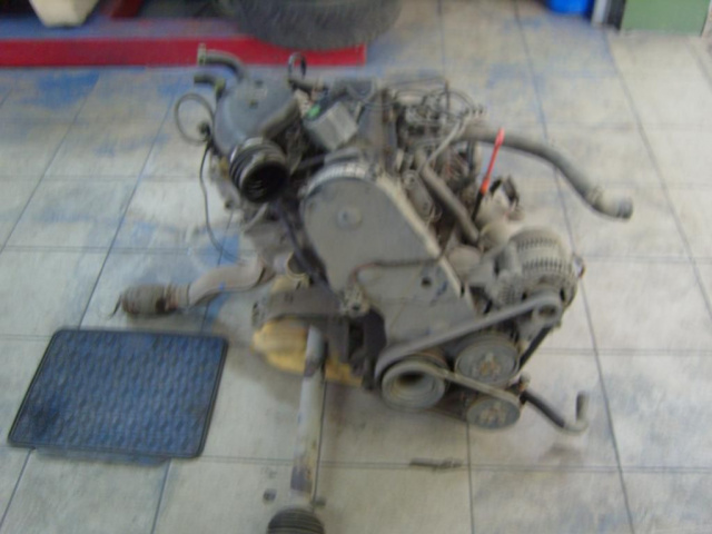 Двигатель в сборе коробка передач adz 1.8 VW golf vento