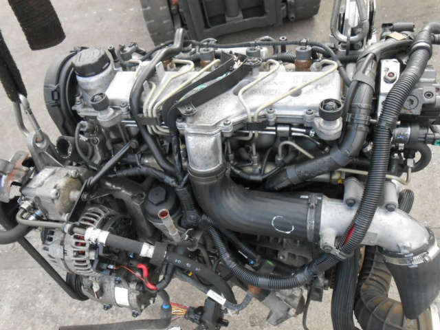 Двигатель VOLVO S60 V70 2.4 D5 D5244T 04 год 182TYSKM