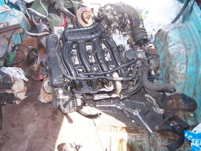 Двигатель Z навесным оборудованием LADA 111 бензин 1.6 16v