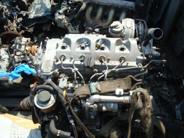 Двигатель Toyota Corolla Verso голый без навесного оборудования D4D 2AD