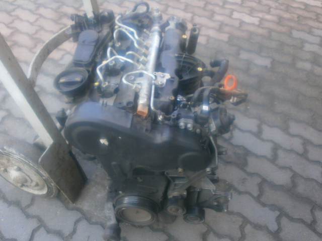 Двигатель в сборе AUDI A6 A5 Q5 2.0 TDI HBH 03L 021 BG