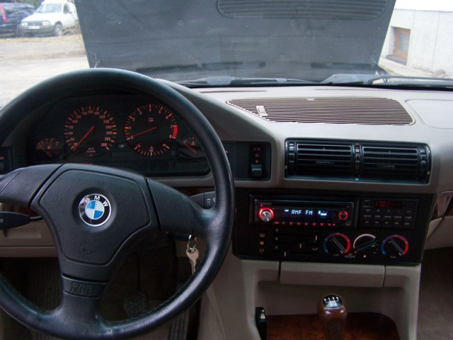 BMW E34 M5 540 525 запчасти двигатель DRZWI MASKA M-PAK