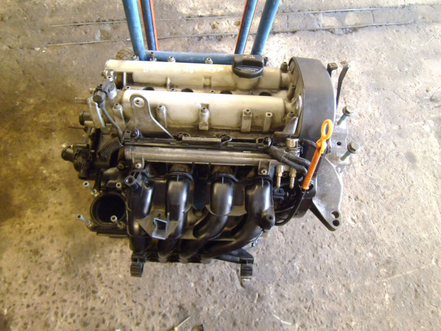 VW BORA 1.4 16V двигатель AXP