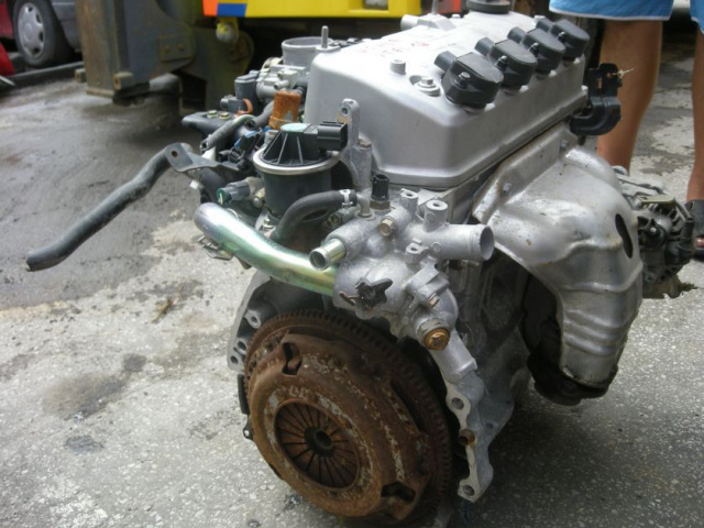 Honda Civic VII двигатель в сборе 1.6 v-tec (D16V1)