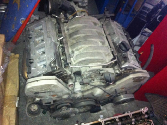 Двигатель в сборе Audi 4, 2 V8 состояние очень хороший