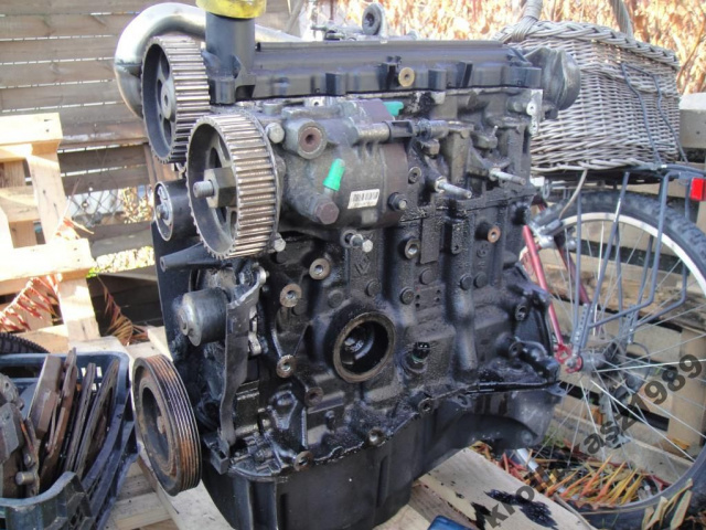 Двигатель RENAULT KANGOO 2005 r. - поврежденный !!!