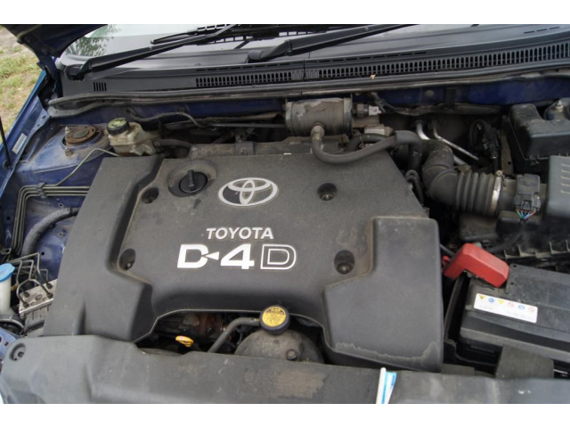 Toyota Corolla E12 2.0 D4D 1CD двигатель насос форсунка