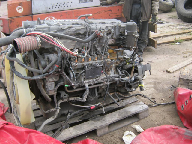 Двигатель z навесным оборудованием DAF CF 75 75.360