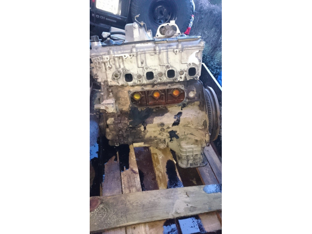 Двигатель Nissan Patrol 3.0 Di без навесного оборудования поврежденный