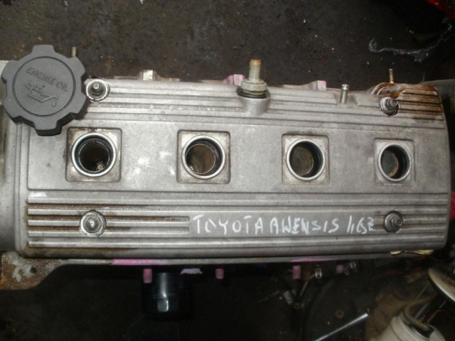 Toyota Avensis 1.6 бензин 4A-FE двигатель без навесного оборудования