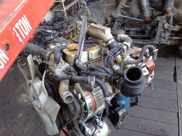 Nissan Terrano II двигатель 2.7 td 3D