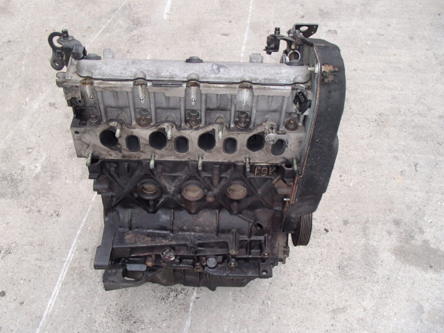Двигатель VOLVO S40 V40 LAGUNA SCENIC 1.9 DCI F9K 03г.