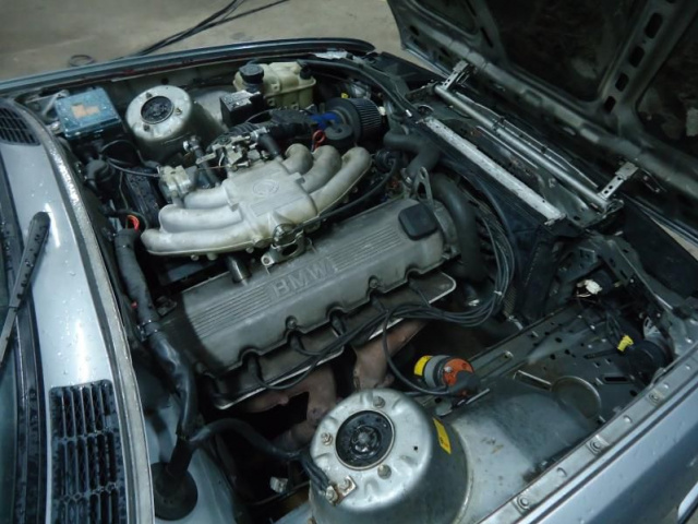 Двигатель BMW E30 M20B20 (e34 e28 m20b25 2.0 бензин)
