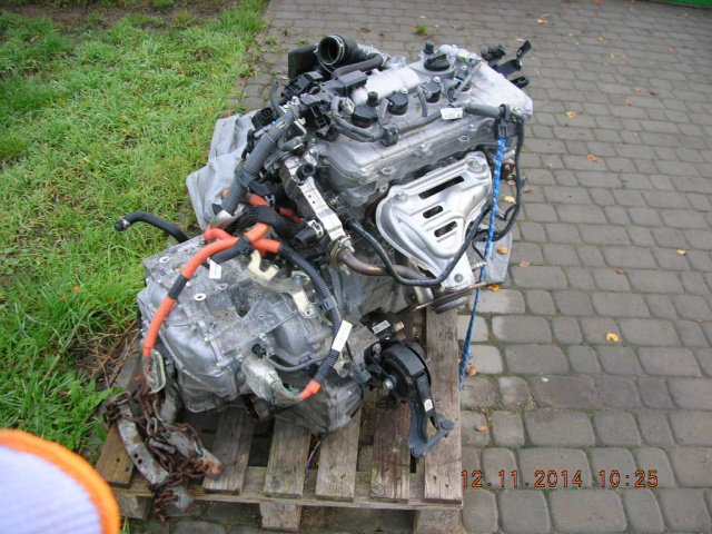 Двигатель ze коробка передач Toyota Prius 2010
