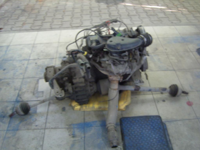 Двигатель в сборе коробка передач adz 1.8 VW golf vento
