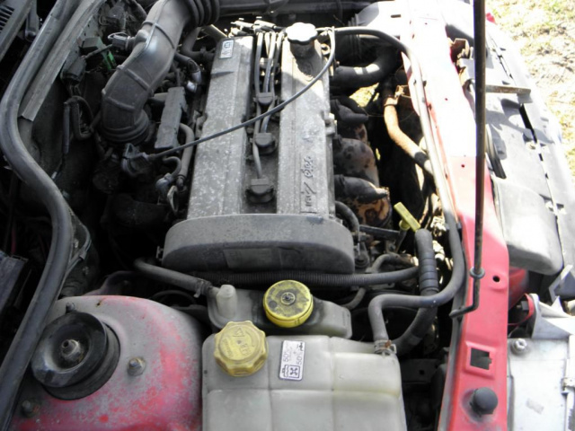 FORD ESCORT двигатель 1, 6 бензин 16V 1999г.