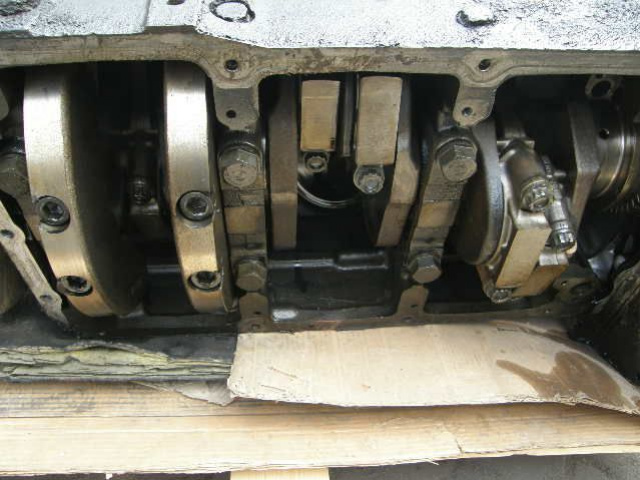 Двигатель MERCEDES ACTROS MP1 поврежденный