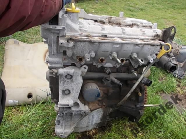 Renault Megane II 1.4 16V 05 r. двигатель K4J - голый