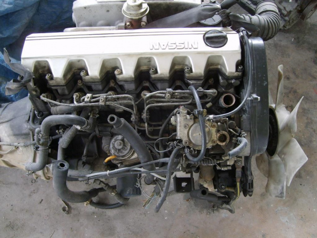 NISSAN PATROL 2.8 TD 1996 / 97 R. двигатель навесное оборудование