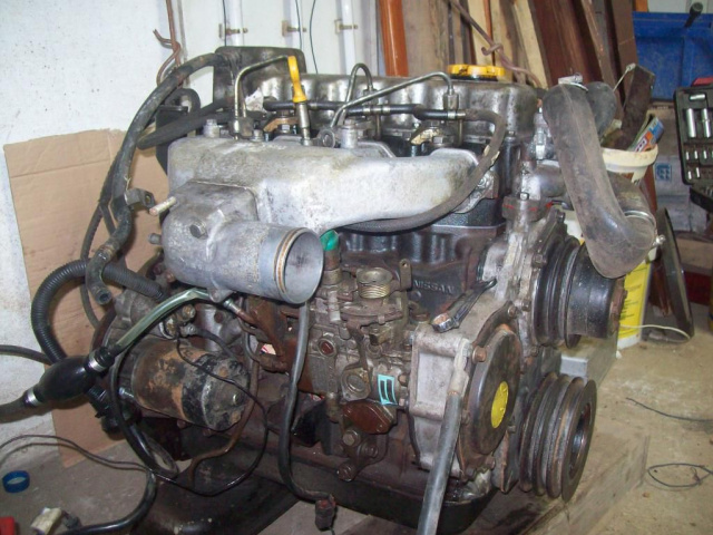 Двигатель NISSAN TRADE 30 коробка передач 28 i