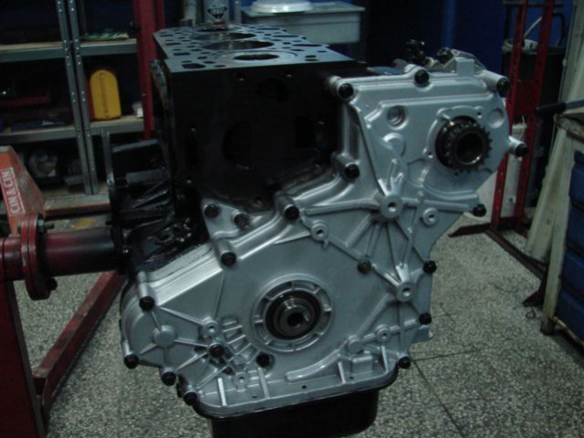 Двигатель HYUNDAI H1 KIA SORENTO 2.5 CRDI D4CB гаранти.