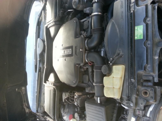 Двигатель BMW M5 S62B50 в сборе z навесным оборудованием