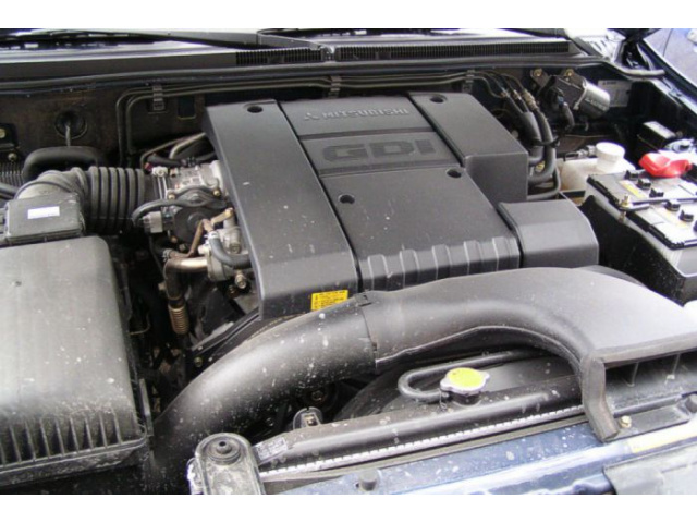 Mitsubishi Pajero 03г. двигатель 3.5 V6 GDI 90tys km.
