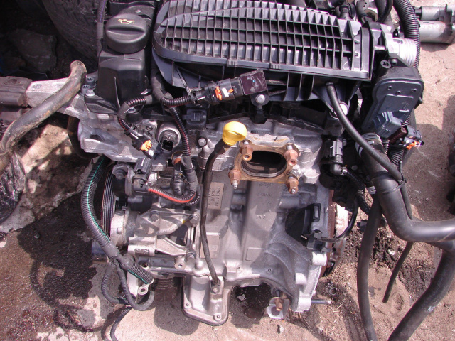 Двигатель CITROEN C3 1.2 VTI 10B208
