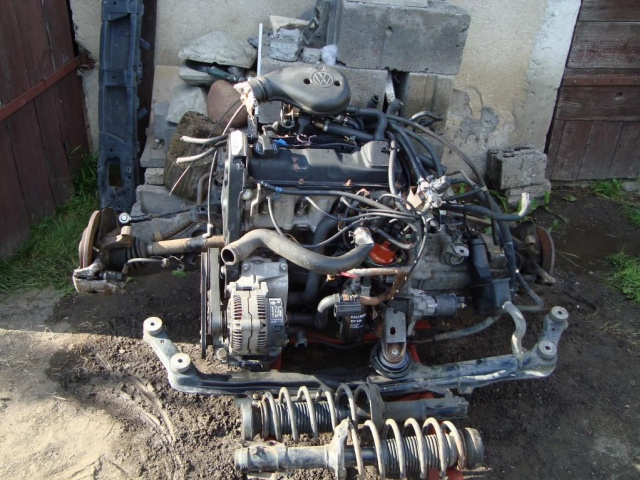 Двигатель z навесным оборудованием + коробка передач VW Vento Golf 1.8i