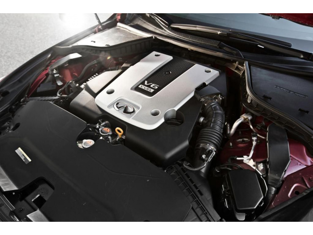 INFINITI Q50 3.7 В отличном состоянии двигатель гарантия замена