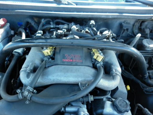 SUZUKI GRAND VITARA 2.5 V6 2000 год двигатель