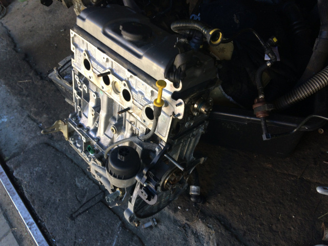 Двигатель CITROEN C3 C2 1.1i HFX 10FP7W 4931459