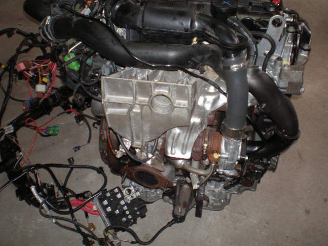 Двигатель 2, 0 DCI RENAULT TRAFIC M9R 692 новый