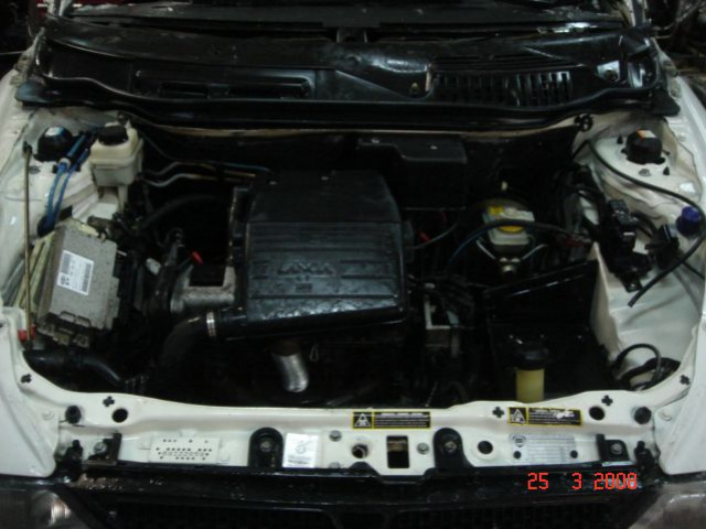 LANCIA YPSILON 97г 1.2 двигатель