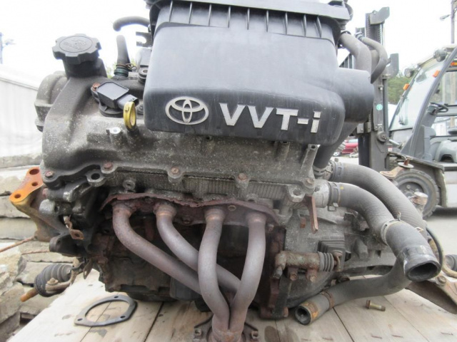 TOYOTA YARIS двигатель 1.0 VVT-i E1S-P92
