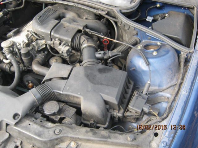 BMW E46 двигатель в сборе 318 I бензин W машине !!!