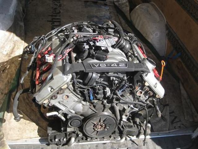 AUDI A4 S4 4.2B 03г. В отличном состоянии двигатель BBK 137TYS !!!!
