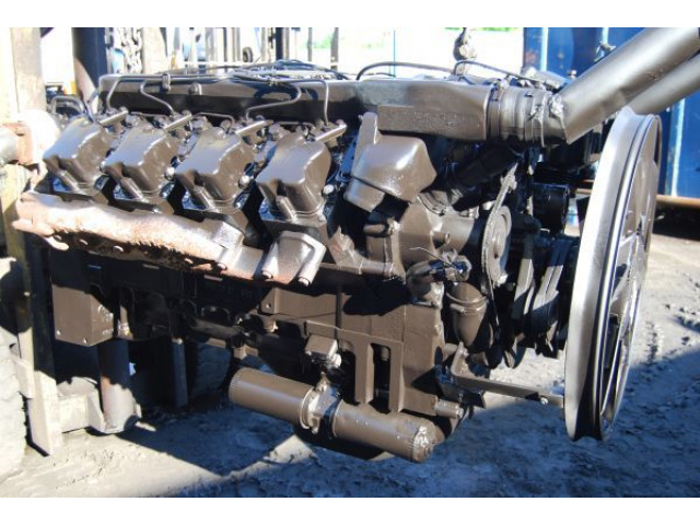 STEYR - двигатель в сборе V8