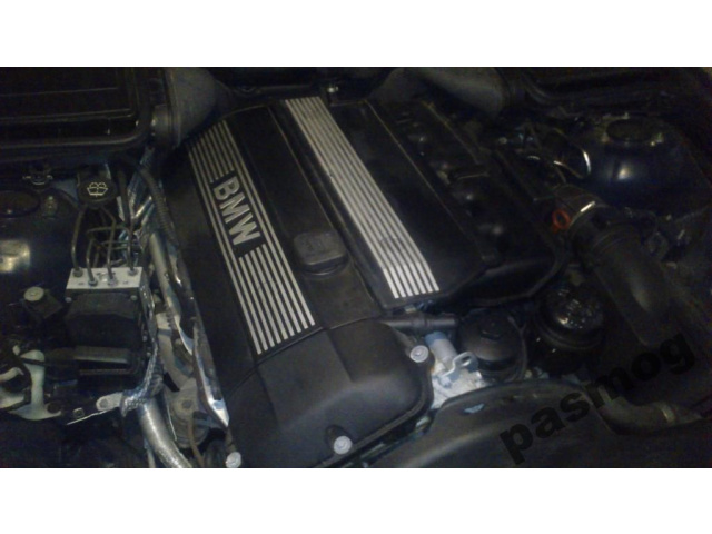 BMW E39 3.0i двигатель в сборе навесное оборудование immo m54b30