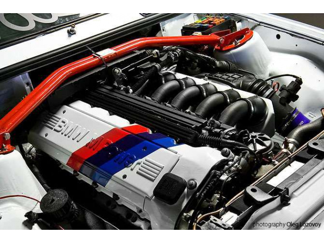 Двигатель BMW M3 3.0 E36 S50B30 S50 B30 286KM новый !!