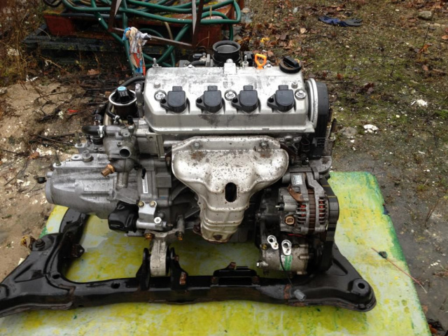 HONDA CIVIC двигатель 1.6 B.V TEC в сборе 01-05r