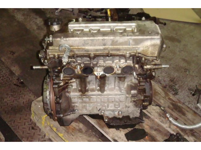 TOYOTA AVENSIS двигатель 1.8 16V VVT-I E1Z-T72R 2002