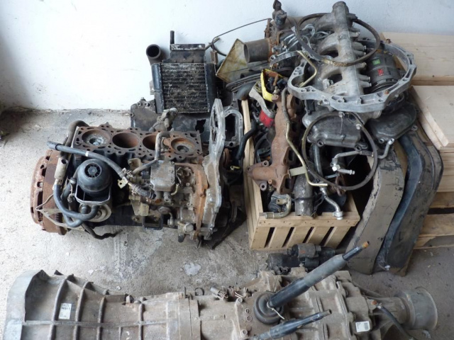 Nissan D22 YD25 двигатель в сборе (поврежденный)