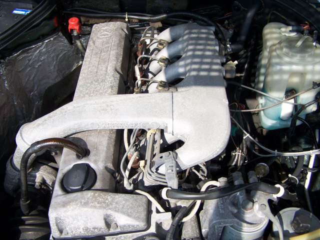Двигатель Mercedes W124 3.0 TD w машине