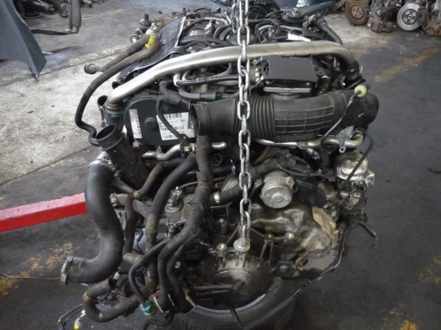 PEUGEOT 407 2.7 HDI двигатель в сборе поврежденный